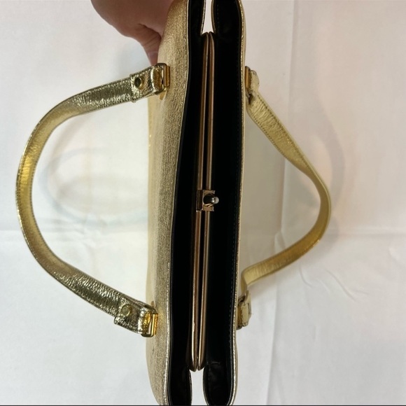 Vintage Gold Purse - Picture 4 of 11